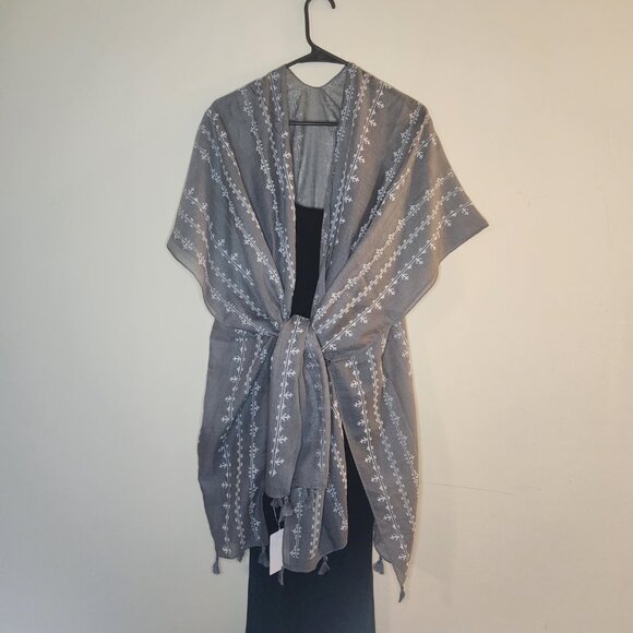 Outer - Picture 3 of 4